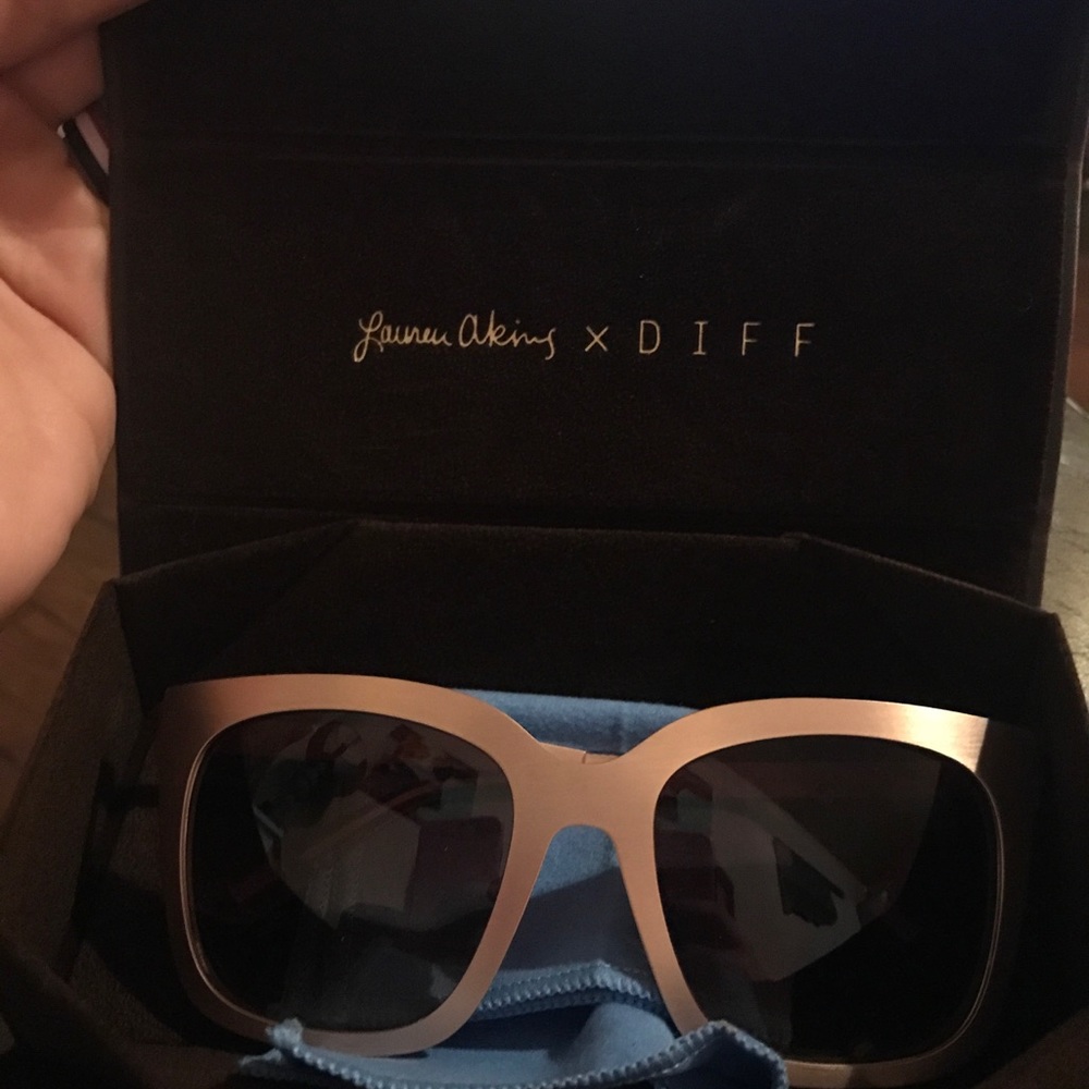 Lauren Akins sunglasses by Diff